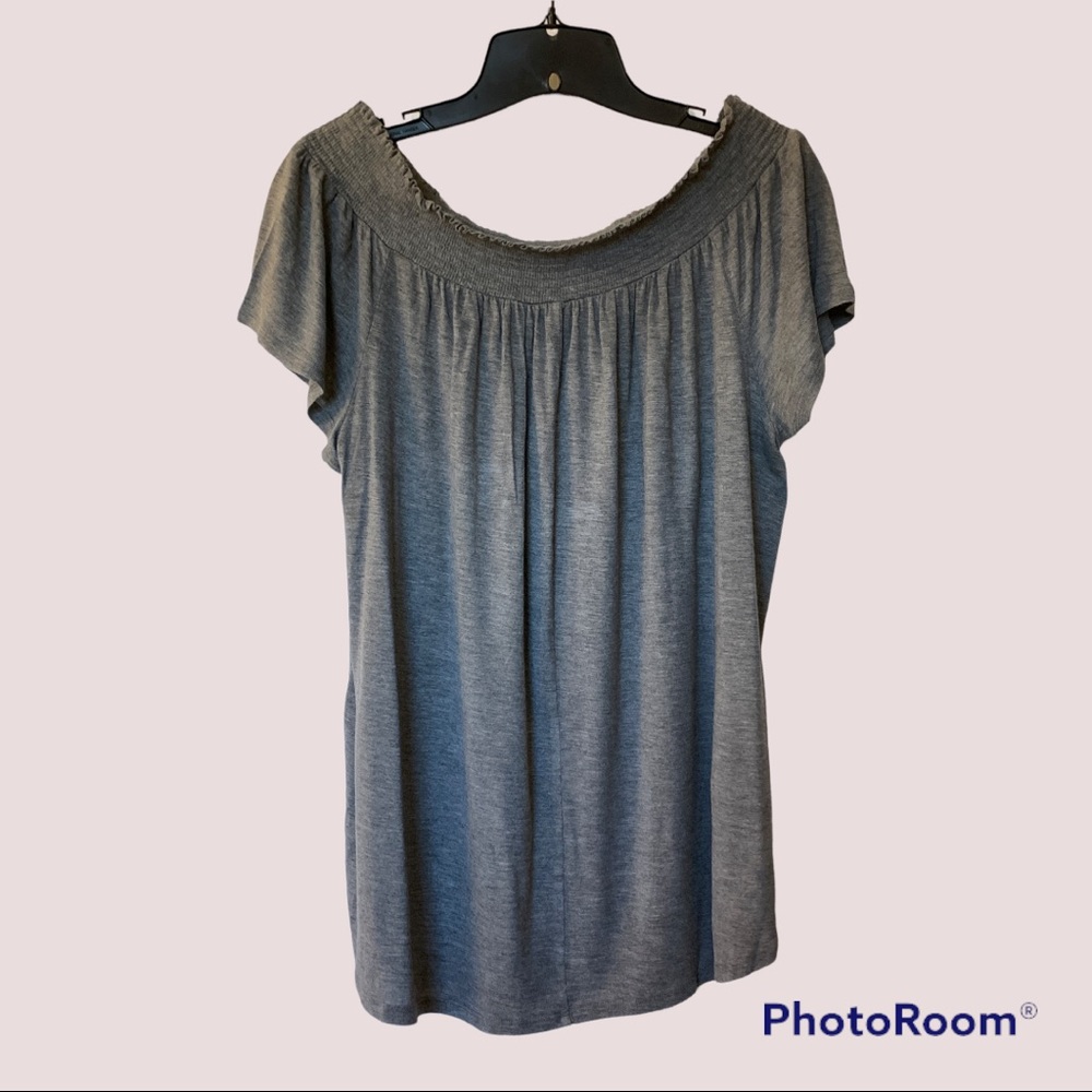 New York & Company gray on or off the shoulder tee size XL
